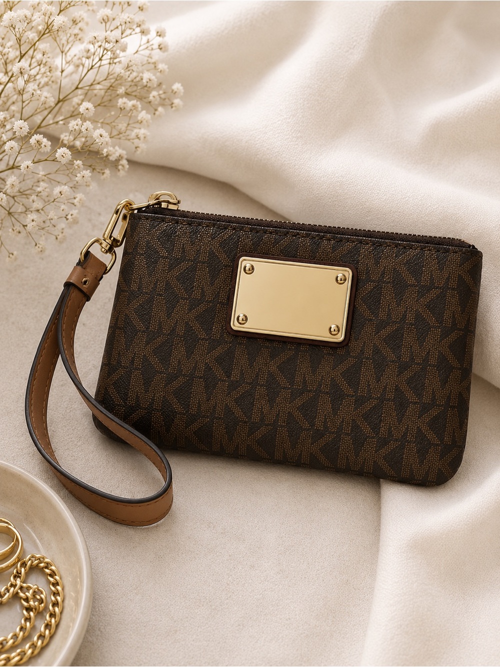 Michael Kors MK Signature Wristlet Wallet Brown Monogram Zip Pouch Clutch
